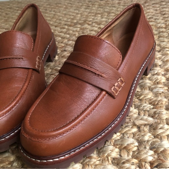 Madewell Shoes - Madewell The Corinne Lugsole Loafer in Dried Maple. Size 5.5